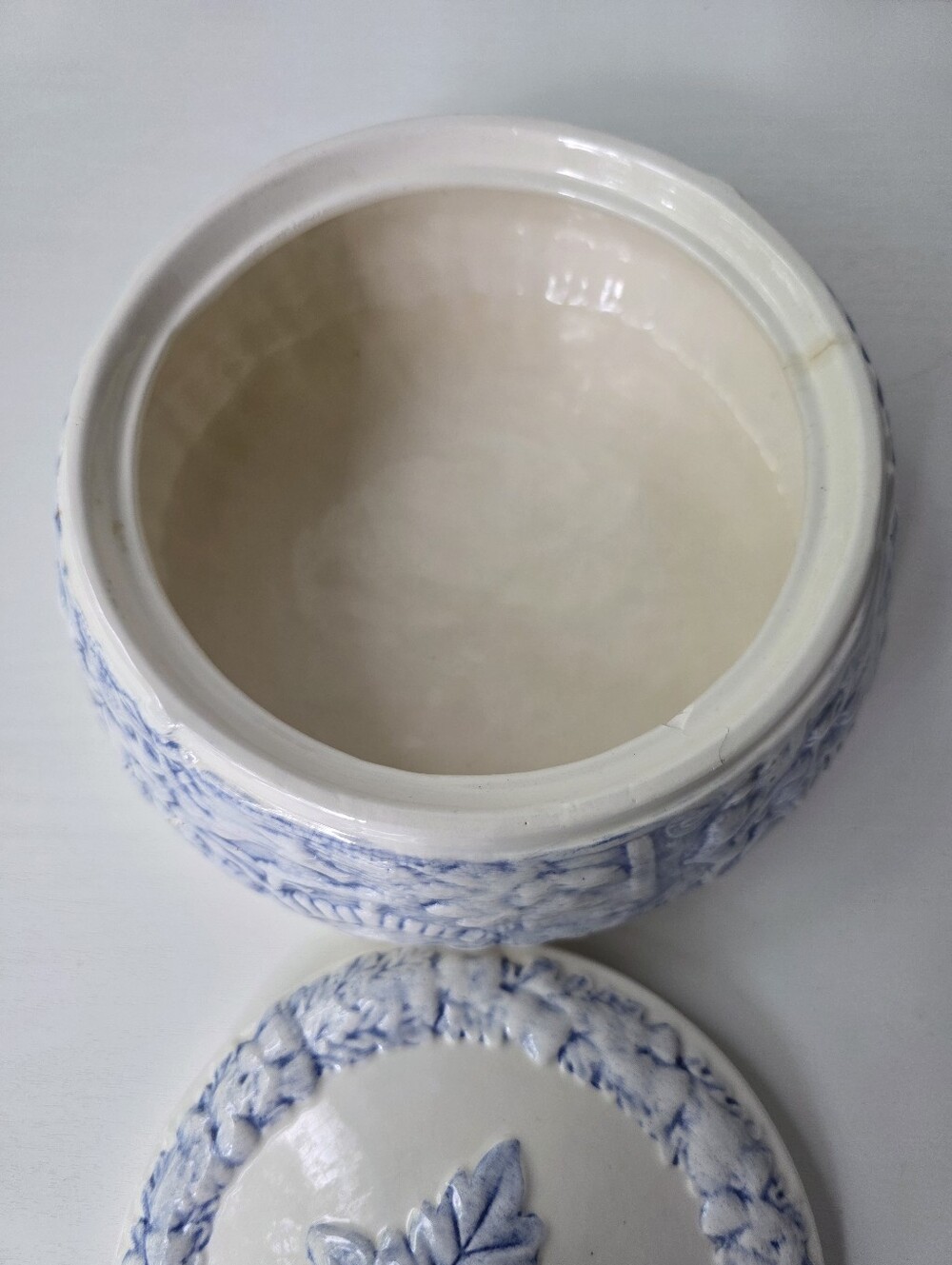 Vintage Mildred Greer Art Pottery Blue White Covered Dish Bowl 1982 80s Decor - Picture 5 of 9